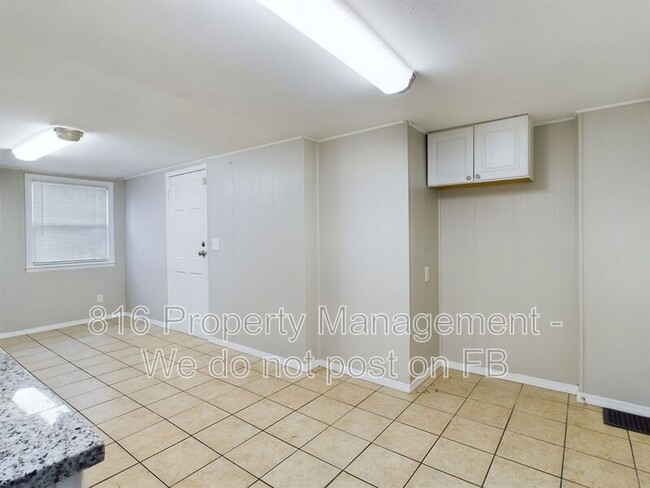 Building Photo - 3032 Elmwood Ave