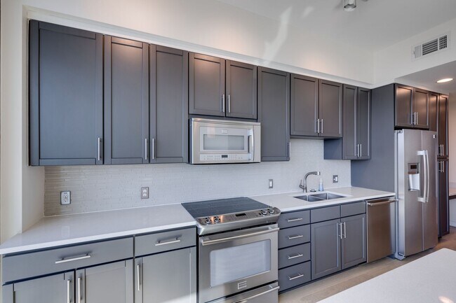 Building Photo - Beautiful 15th floor condo at TwelveTwelve
