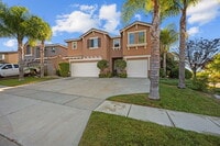 Building Photo - Stunning 5 BR 3.5 BA Home w/ 3 Car Garage ...