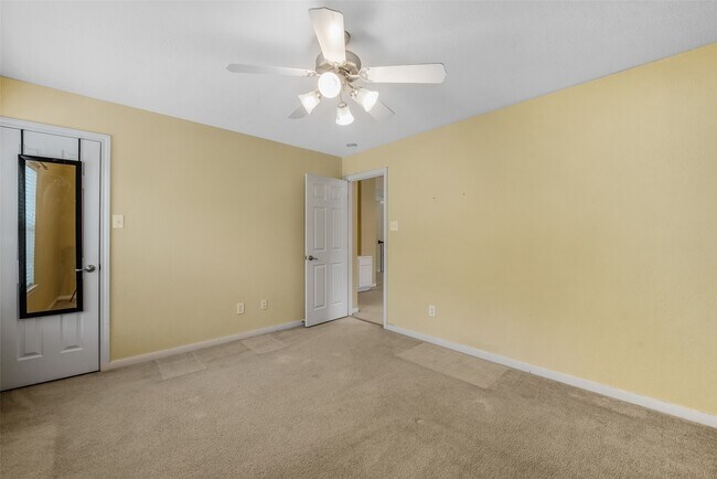 Building Photo - 7 Ebony Oaks Pl