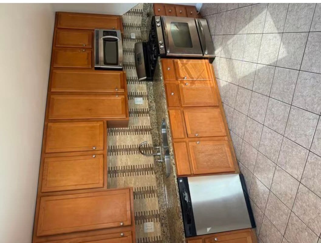 Building Photo - 7314 S Oak St