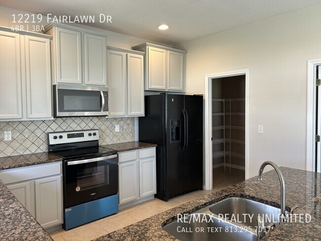 Building Photo - 12219 Fairlawn Dr