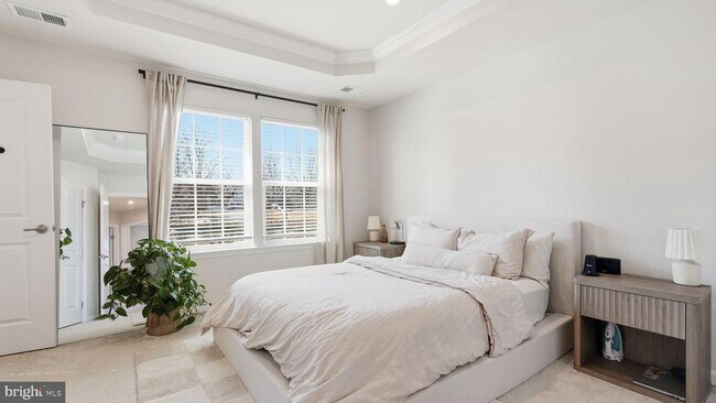 Building Photo - 1790 Scenic Lp