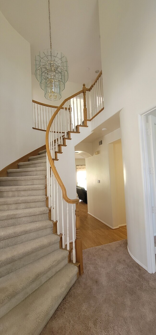 Building Photo - 7425 Bear Creek Ct