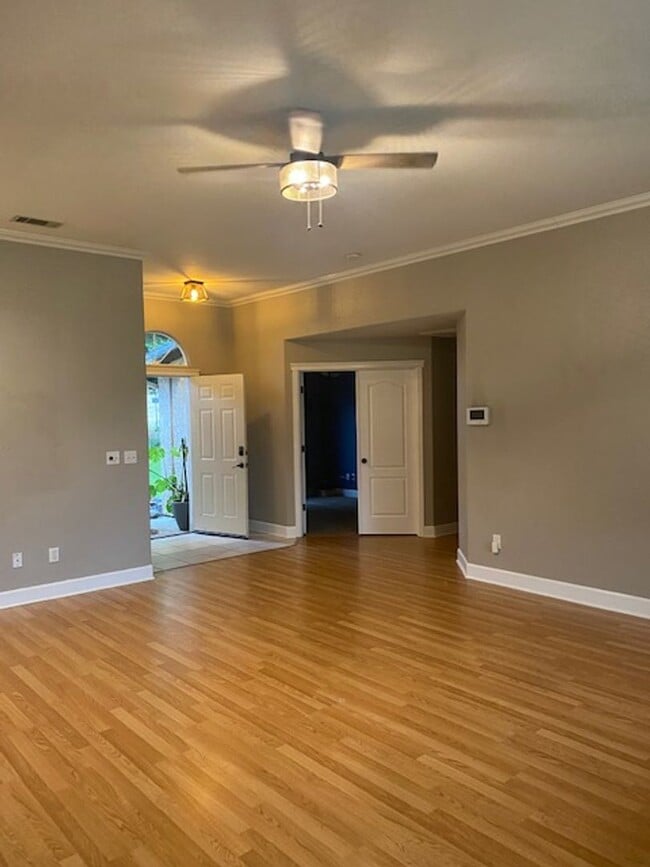 Building Photo - Nice Home in Windsor Estates!!