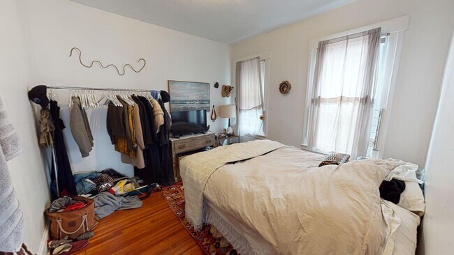 Building Photo - Spacious 2BR on Science Hill | Huge Kitchen & Living Area | Near Yale