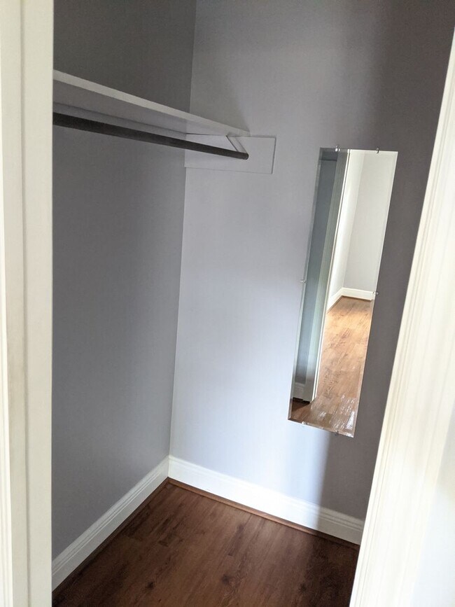 Building Photo - Charming 1 bed 1 bath apartment