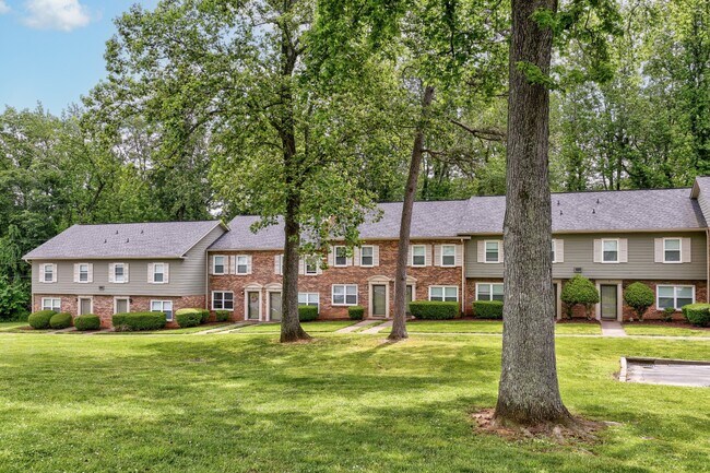 Building Photo - Carriage House