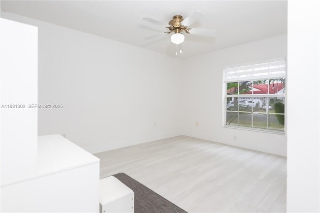 Building Photo - 1901 SW 129th Terrace