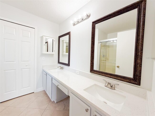 Building Photo - 1300 Carey Glen Cir