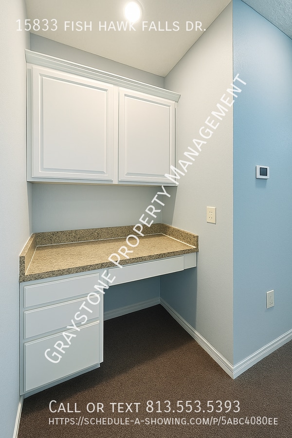 Building Photo - 15833 Fishhawk Falls Dr