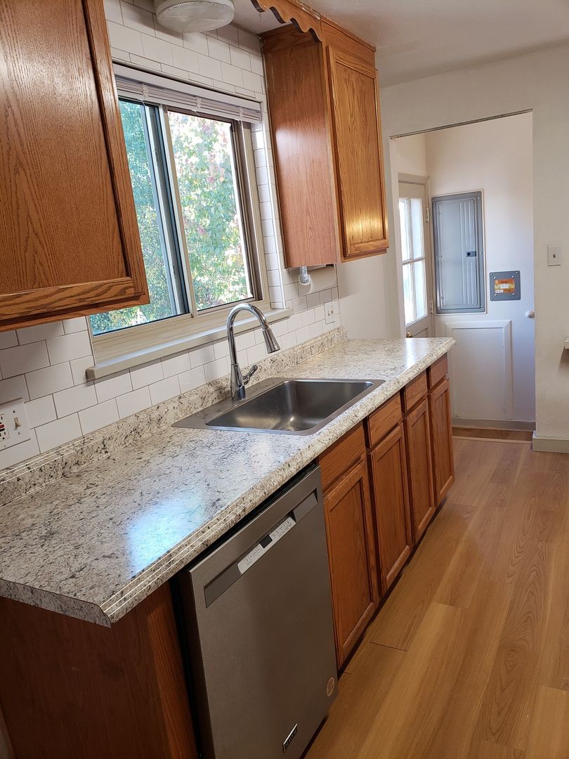 Building Photo - 108 Birch Ave