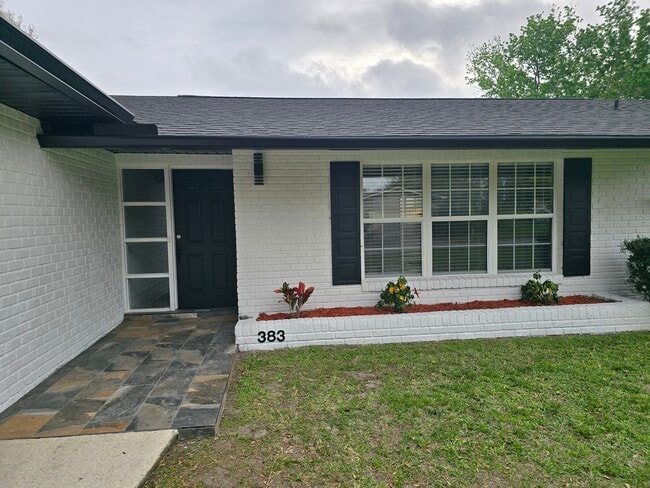 Building Photo - 383 Floral Dr