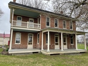 Building Photo - 97 Penn St