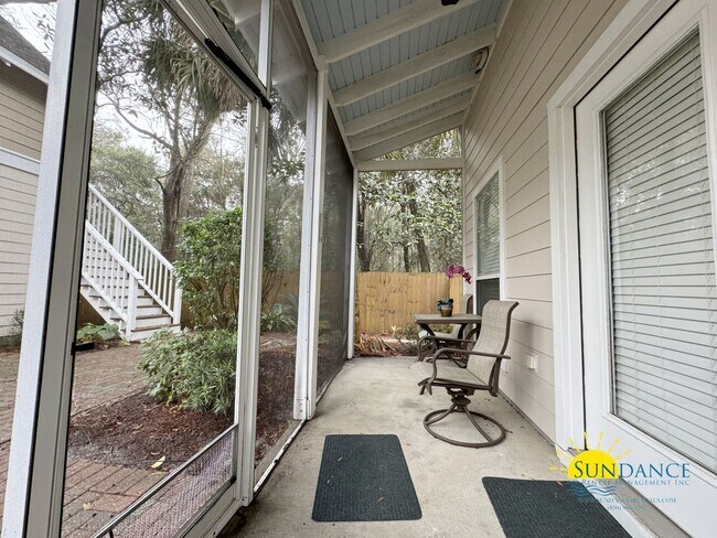 Building Photo - Exceptional Opportunity: Main Home plus Ga...