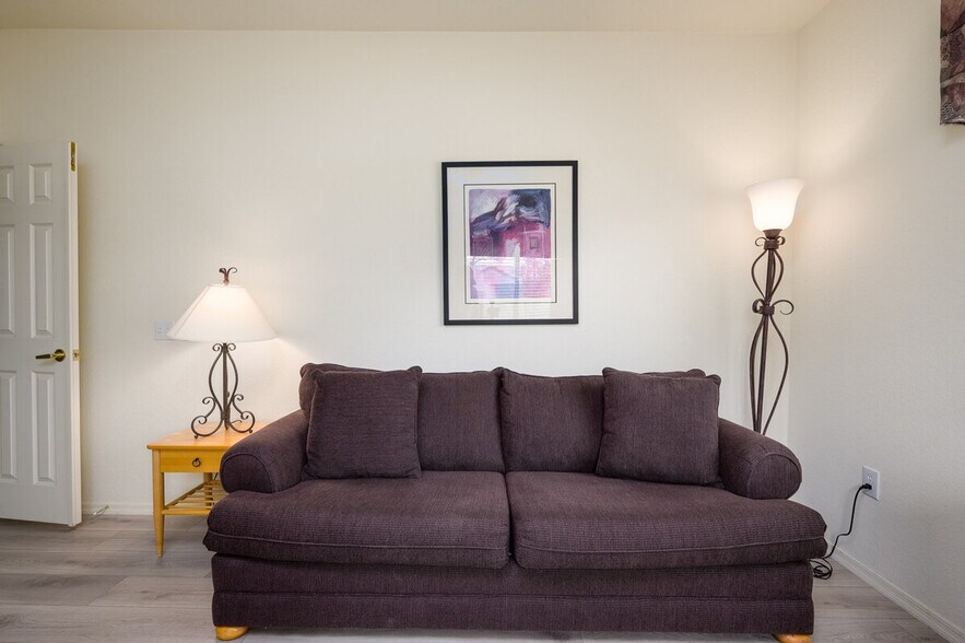 Building Photo - 9455 E Raintree Dr
