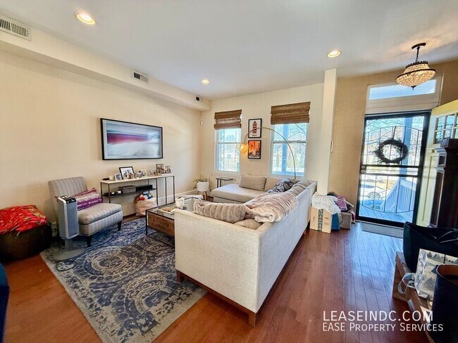 Building Photo - 159 V St NE