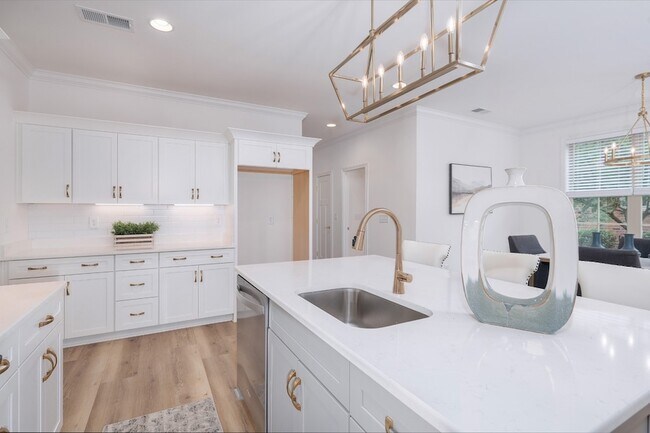 Building Photo - 116 Nickolas Cir