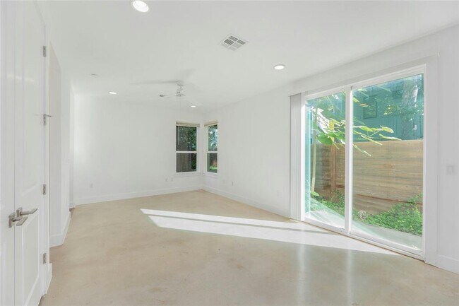 Building Photo - 1114 Walton Ln