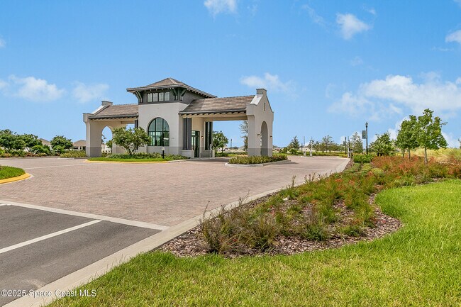 Building Photo - 2490 Treasure Cay Ln