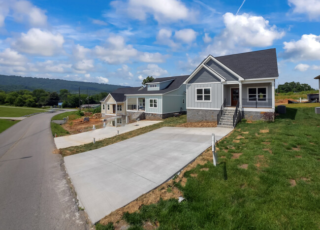 Building Photo - 102 Sunset Dr