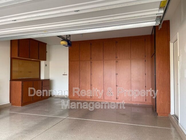 Building Photo - 7419 W Glass Ln