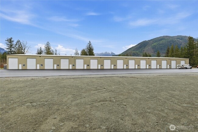 Building Photo - 2000 Amanda Ave