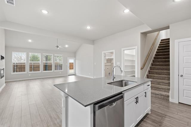 Building Photo - 2320 Spring Side Dr