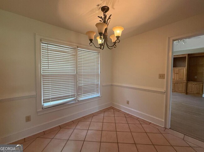 Building Photo - 307 Centennial Rd