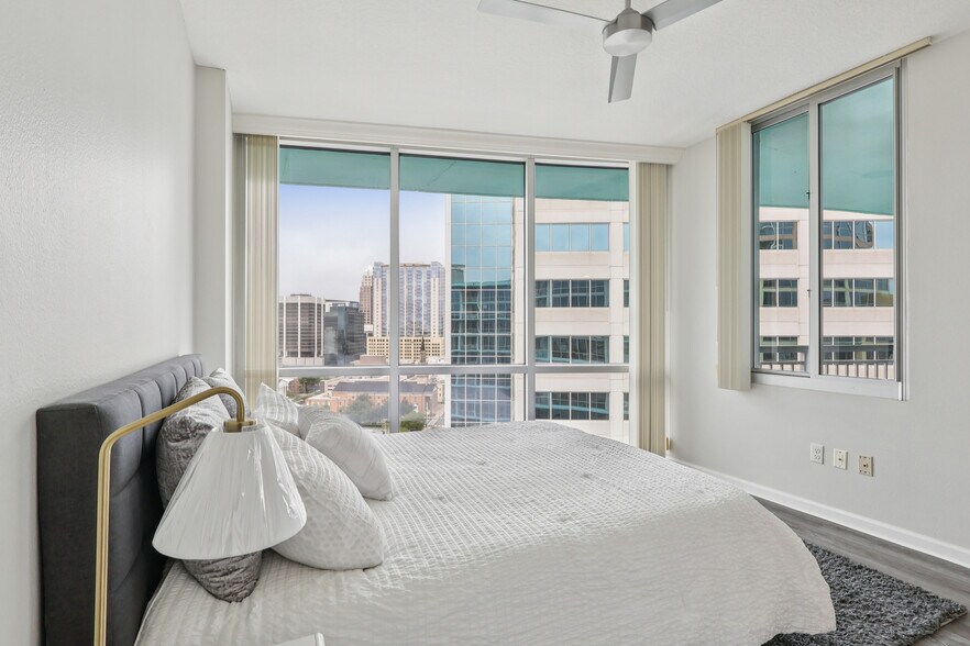 Building Photo - 322 E Central Blvd