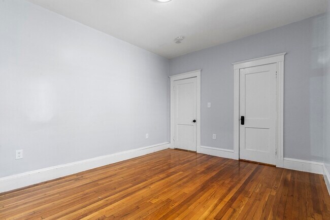 Building Photo - 570 Harvard St