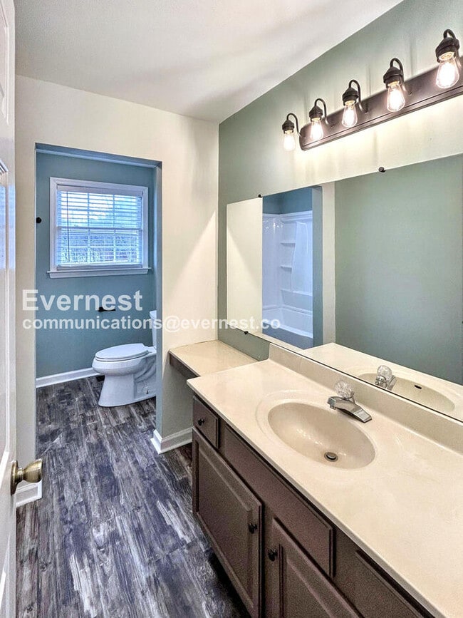 Building Photo - 2427 Riverstone Dr