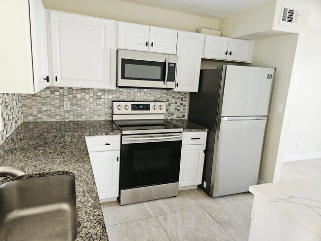 Building Photo - 5894 Longbow Ln