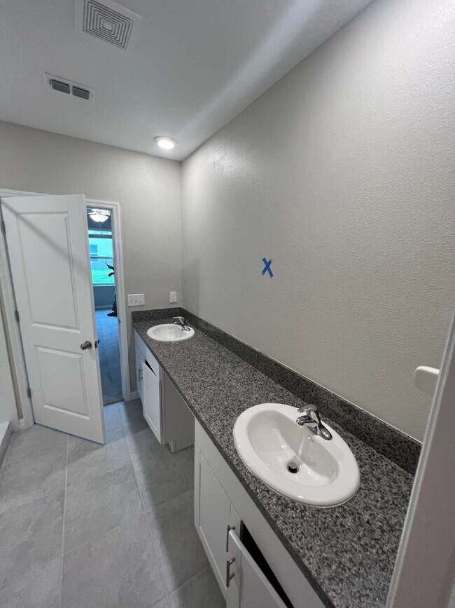 Building Photo - 7303 Canterbury Bells Ct