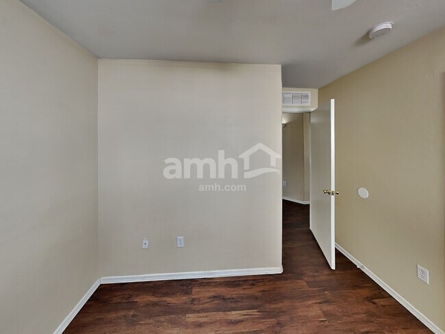 Building Photo - 3713 W Avenida Fria