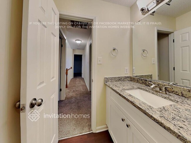 Building Photo - 701 Morton Farm Rd