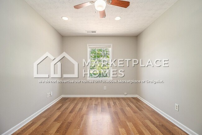 Building Photo - 2914 Stanton Rd SE