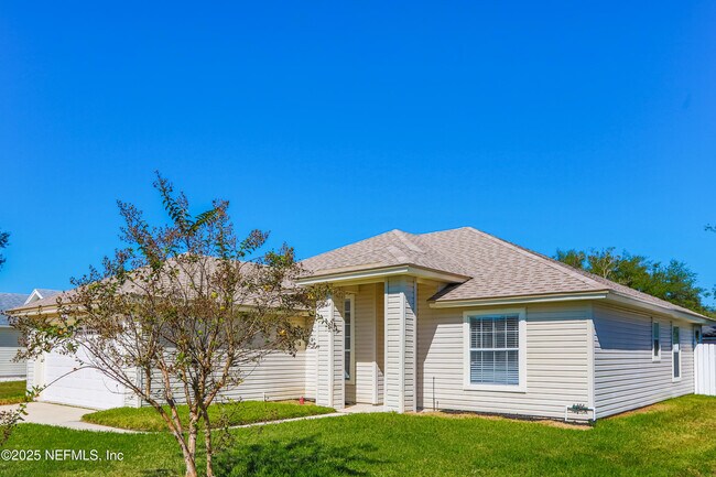 Building Photo - 3738 Woodbriar Dr
