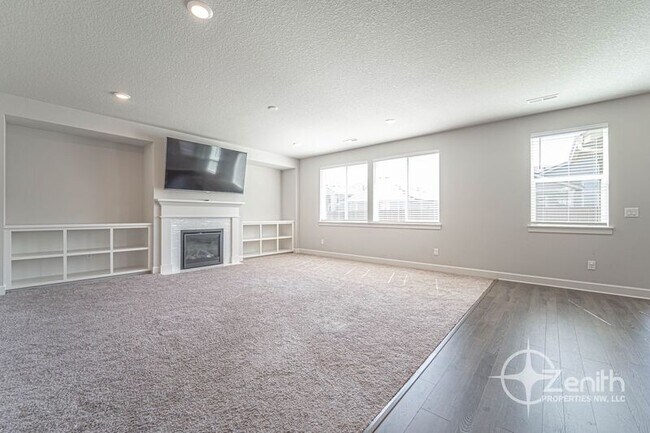 Building Photo - 4837 S 16th Dr