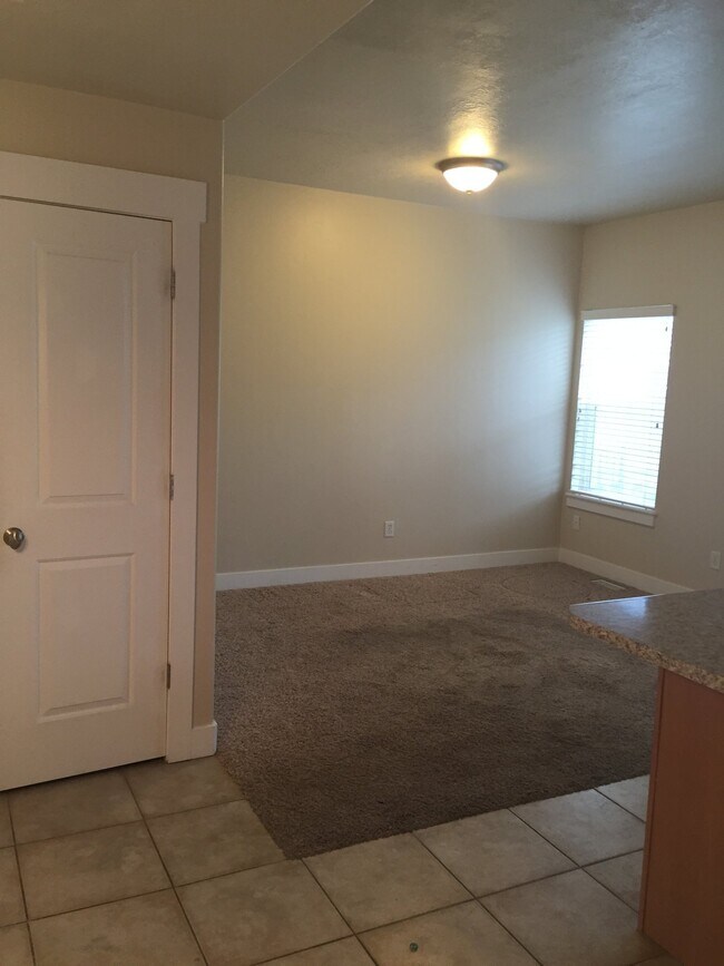 Building Photo - 1057 Garden Bend Pl