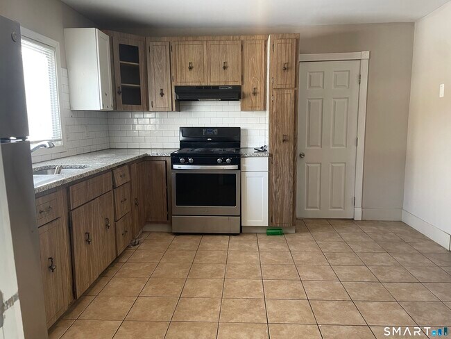 Building Photo - 227 Arctic St