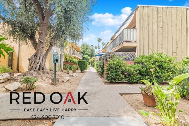 Building Photo - 15101 Magnolia Blvd