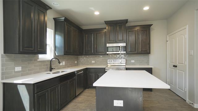 Building Photo - 712 Prairie Creek Dr