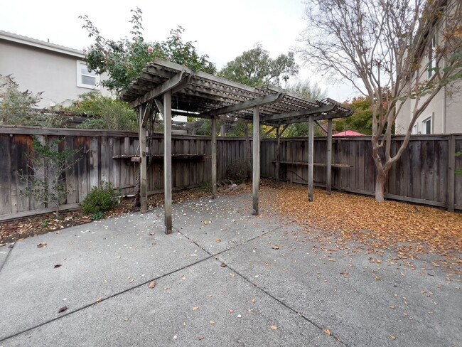 Building Photo - Charming Three Bedroom Napa Home Close to Queen of the Valley Medical Center