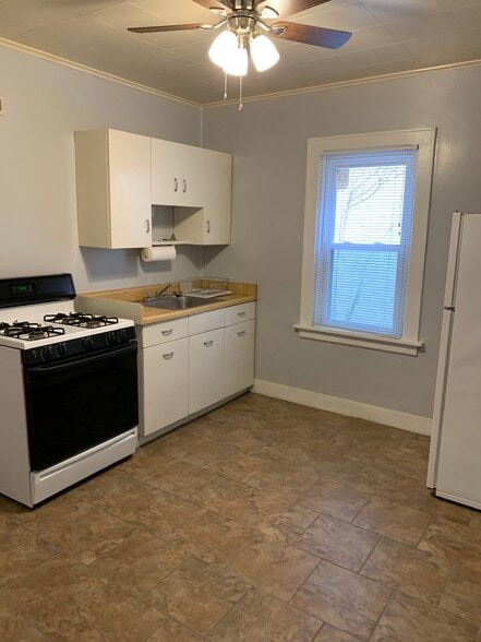 Building Photo - 3260 Berwyn Pl