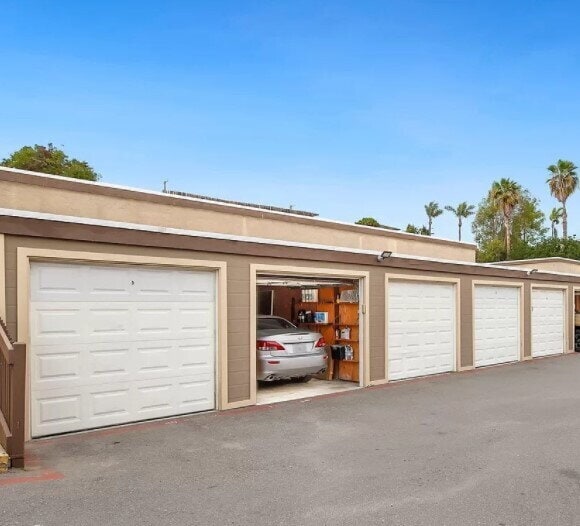 Building Photo - Chic Oceanside Retreat: 1-Bedroom with Sce...