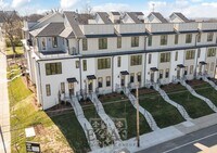 Building Photo - 1019 12th Ave N