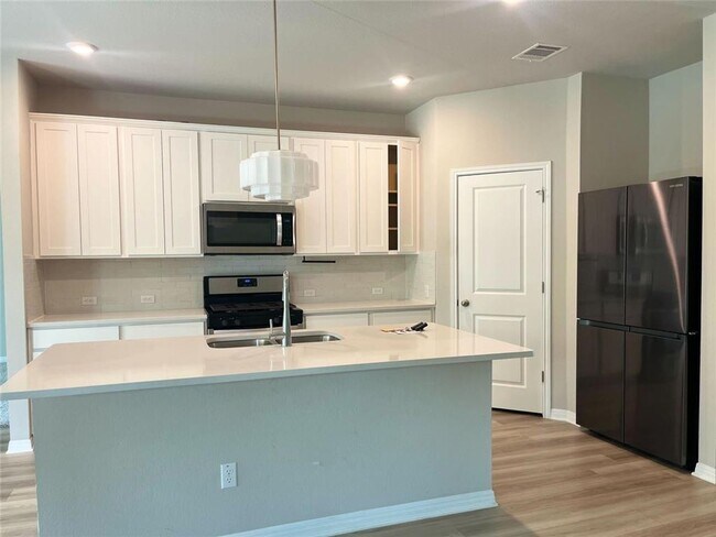 Building Photo - Charming 1-story home in South Austin!