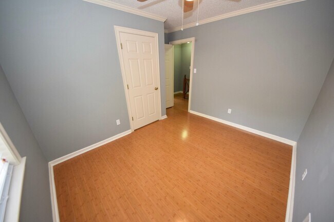 Building Photo - 256 Lombardy Pl