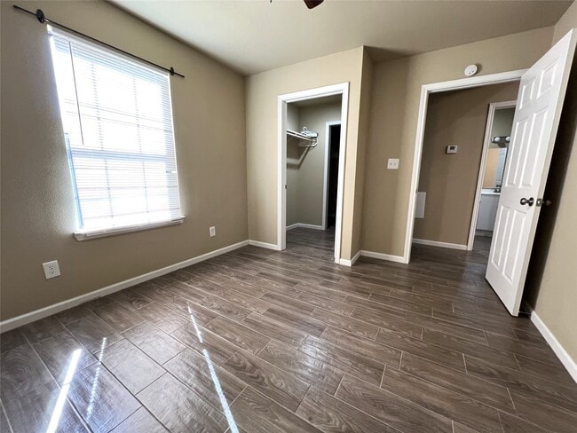 Building Photo - 875 FM 1696